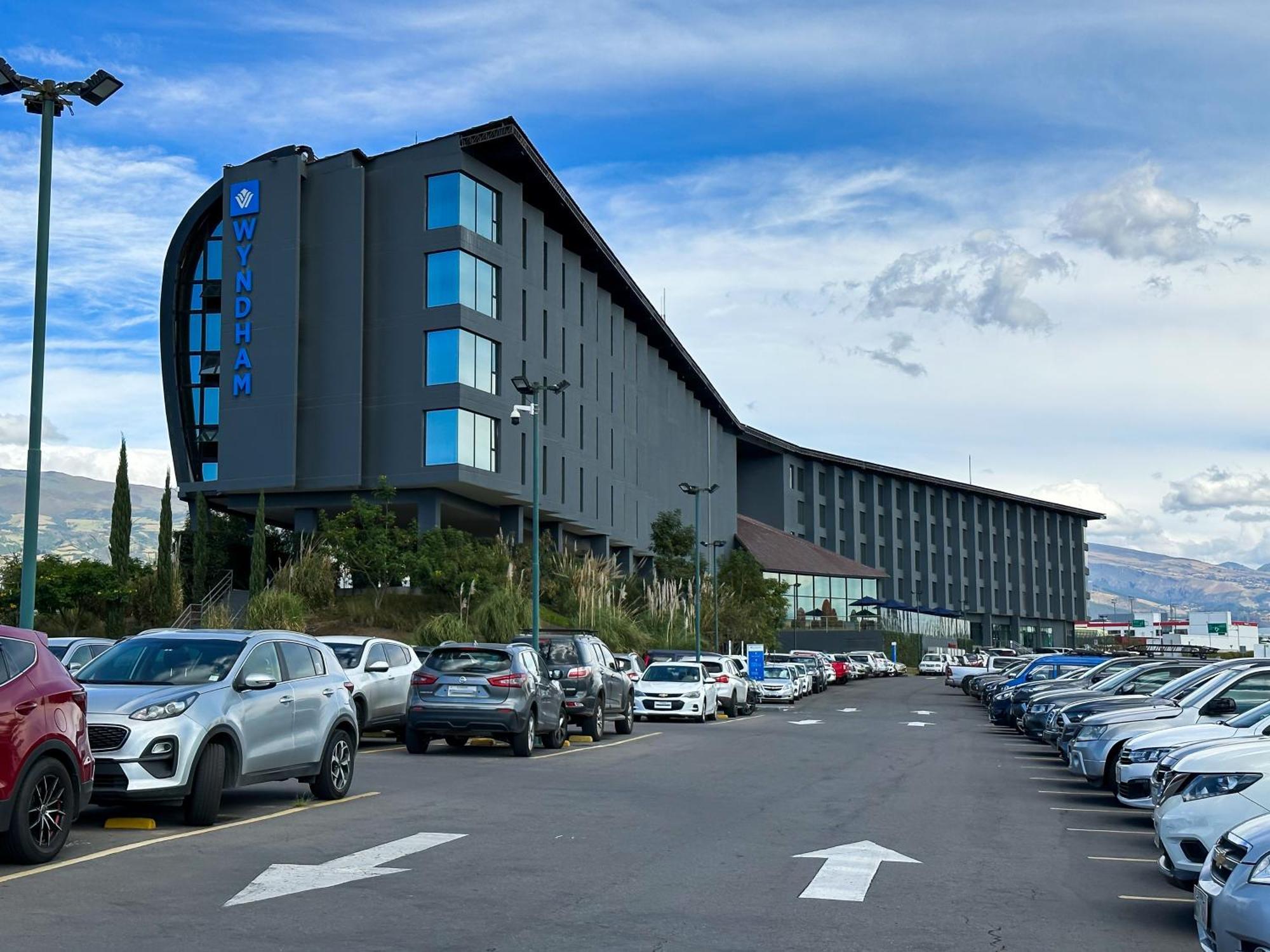 Wyndham Quito Airport Hotel
