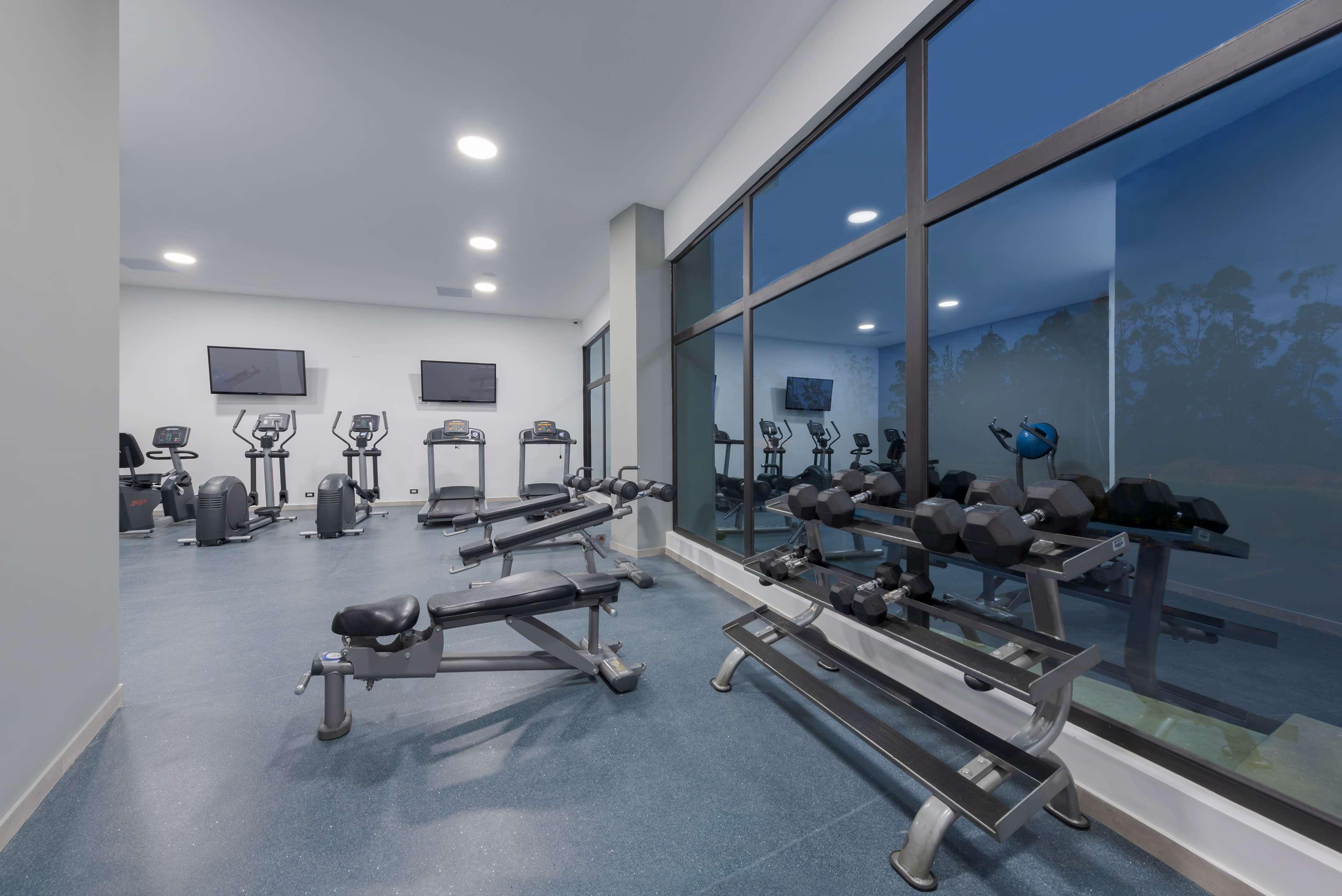 Wyndham Quito Airport Hotel 5*